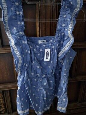 Old NAVY ruffled Sleeve Tank Top, Summer Or Layer In The Fall